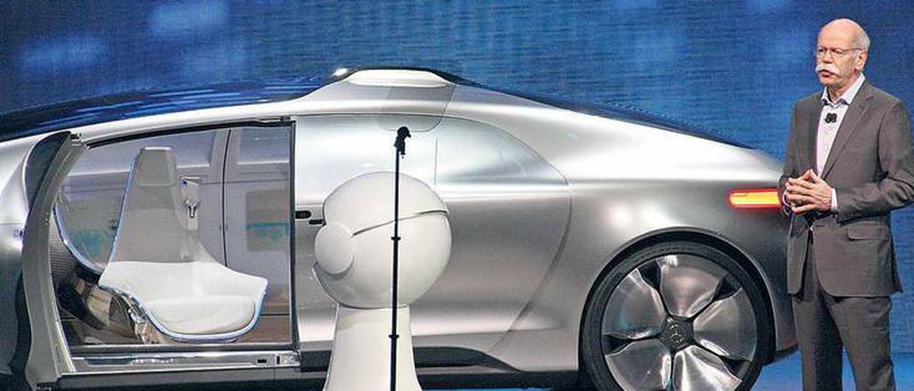 Die Transformation ins elektrische Zeitalter kostet viel Geld, und das will Daimler-Chef Dieter Zetsche unter anderem durch bessere Abläufe auftreiben.