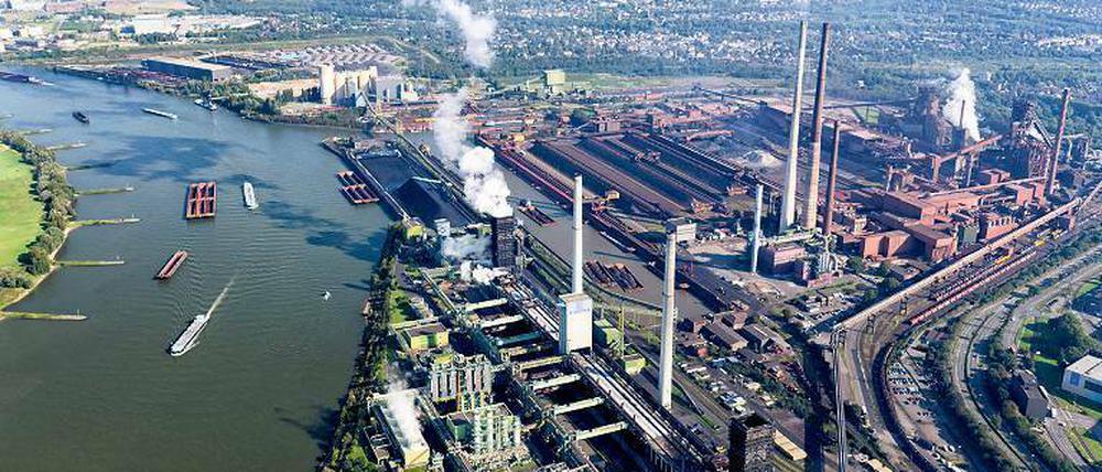 Das größte Stahlwerk Europas. Seit mehr als 120 Jahren wird in Duisburg am Rhein Stahl produziert. 