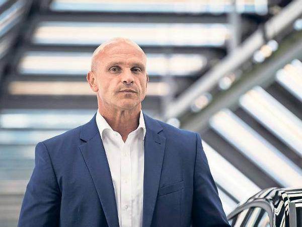 Thomas Ulbrich (52) ist im Markenvorstand von Volkswagen zuständig für E-Mobilität. Zuvor leitete er vier Jahre lang den Geschäftsbereich Produktion und Logistik. 