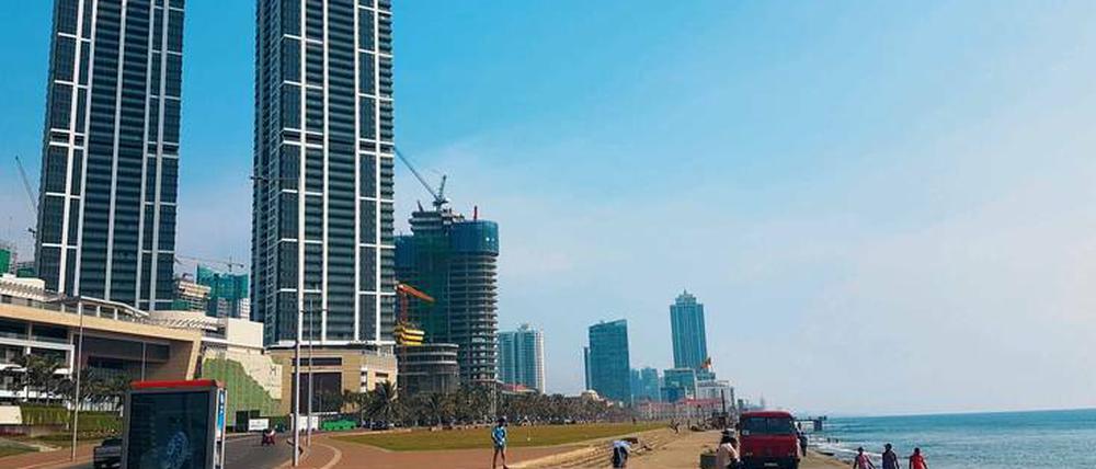 Die Luxushotels an der Strandpromenade von Sri Lanka sind größtenteils von chinesischen Investoren erbaut.