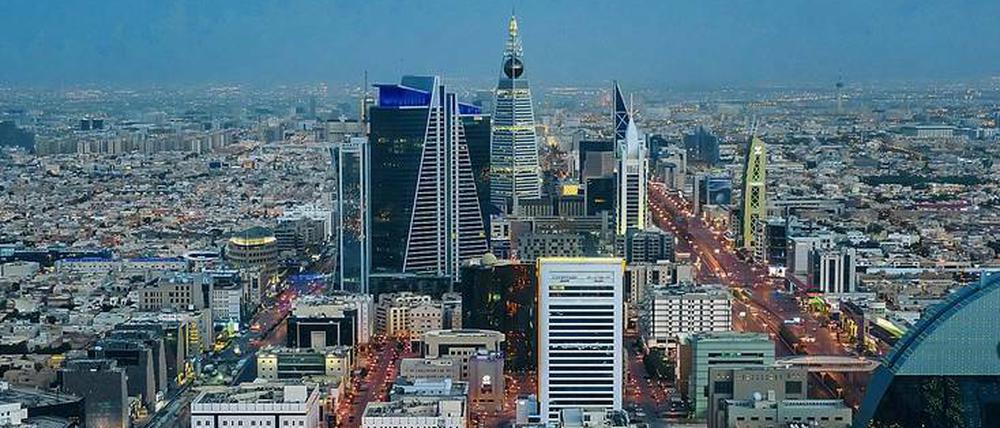 Überall im Land – vor allem in der Hauptstadt Riad – wird für die Aramco-Aktien geworben.