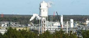 Leuchtturm in der Lausitz.  BASF betreibt in Schwarzheide bereits ein Chemiewerk, in dem 3500 Menschen arbeiten. Nun soll dort die Zellenproduktion starten.