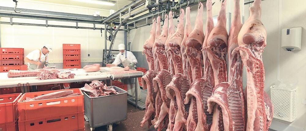 Mahlzeit. 35 Kilo Schweinefleisch verzehrt der Durchschnittsdeutsche im Jahr. Im Moment ist Fleisch billig, doch das wird sich ändern, wenn das Virus Schlachthöfe stilllegt. 