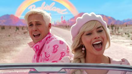 Margot Robbie und Ryan Gosling in einer Szene aus „Barbie“