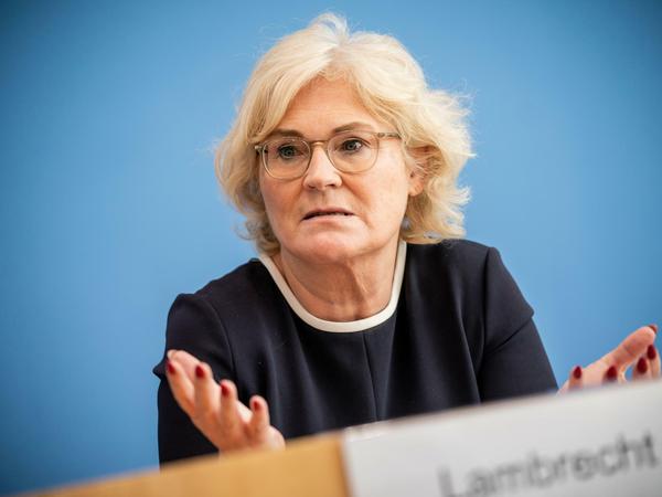 Bessere Absicherung der Urlauber: Justizministerin Christine Lambrecht (SPD) denkt über Reformen nach. 