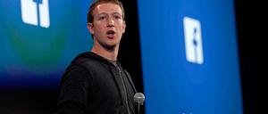 Facebook-Chef Mark Zuckerberg will am 26. Februar in Berlin mit Nutzern diskutieren. Dabei dürfte es auch um Hasskommentare gehen. 