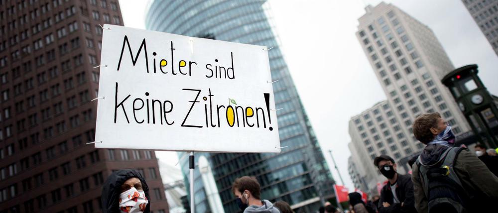 Protest: Demo für bezahlbare Mieten in Berlin. 