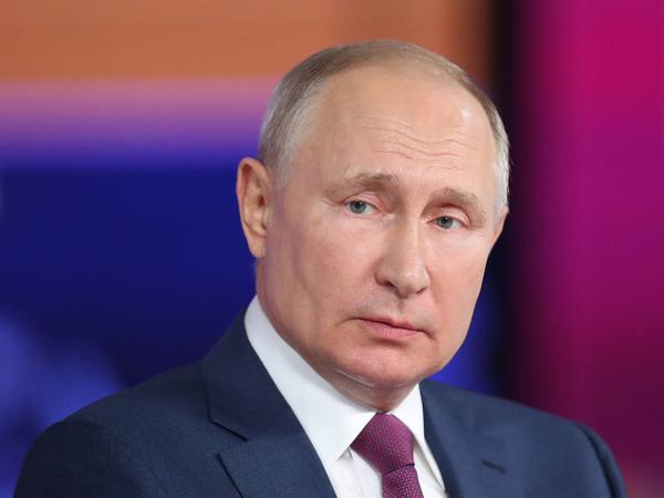 Engste Vertraute im Umfeld des russischen Präsidenten Wladimir Putin sind als Begünstigte bei Briefkastenfirmen gelistet.