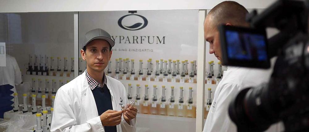 Das „Made in Berlin“-Team besucht MyParfum. Bei dem Berliner Start-up können sich die Kunden ihren persönlichen Duft zusammenstellen.