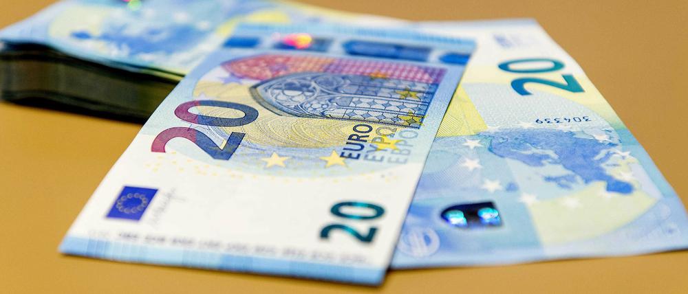 Der neue 20-Euro-Schein hat kräftiger Farben und neue Sicherheitsmerkmale.