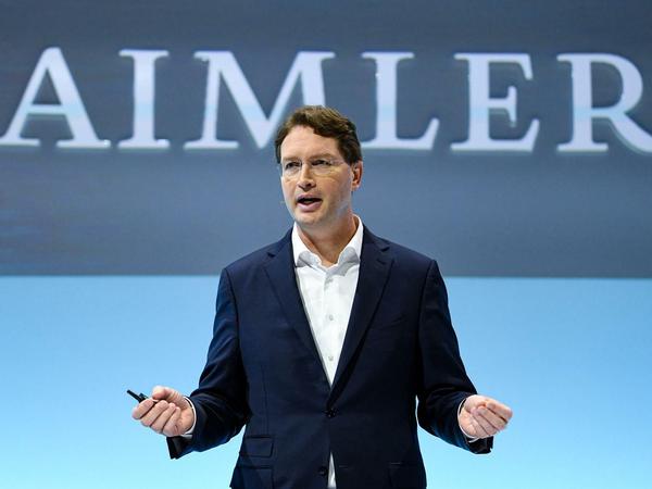 Der Daimler-Chef Ola Kaellenius musste zuletzt einen Gewinneinbruch von 61 Prozent vermelden. Das hat auch Folgen für die Höhe der Dividende.