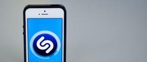 Mehr als eine Milliarde Downloads: Apple kauft die populäre Musikerkennungs-App Shazam. 