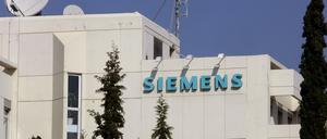 Die Zentrale von Siemens Griechenland (Archivbild von 2012). Mehrere Ex-Siemens-Manager müssen sich ab Freitag vor einem Athener Gericht zu Korruptions-Vorwürfen verhalten.