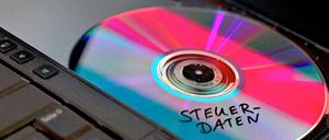 Nordrhein-Westfalen hat eine CD-Rom mit Daten mutmaßlicher Steuersünder gekauft.
