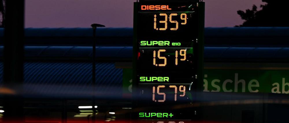 Kraftstoffe wurden um fast 27 Prozent teurer.