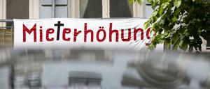 Angst vor Überforderung: Bezahlbarer Wohnraum wird in Berlin knapper, der Mietendeckel soll helfen. 