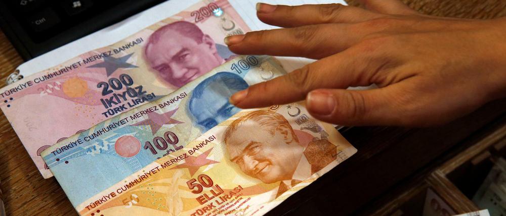 Die türkische Lira ist in den letzten Wochen abgestürzt - am Montag erholte sich der Kurs.