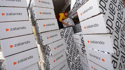 Gut zu tun. Kein Modehändler Europas verkauft soviel im Internet wie Zalando. Investiert wird deshalb vor allem in Logistik und Technologie.