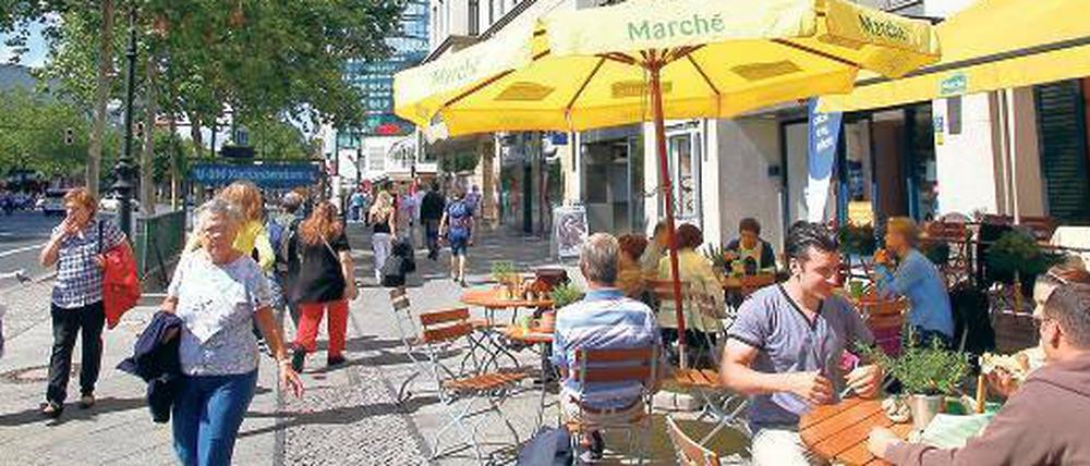 Shop in the City. Die wichtigsten Berliner Einkaufsstraßen sind – wen wundert’s – den Erhebungen zufolge Tauentzienstraße, Ku’damm, Alexanderplatz und Friedrichstraße. Aber auch Wilmersdorfer und Schloßstraße sind beliebt. 
