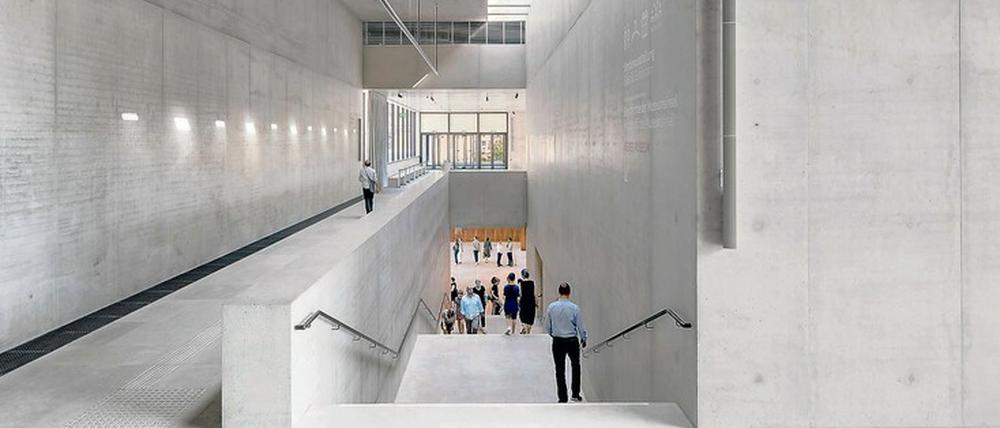 1. Preis: Die James-Simon-Galerie (David Chipperfield Architects Berlin). Die Jury würdigte hier eine Architektur, die – mit wenigen Kompromissen gebaut und durchdachten Details versehen – ein Gefühl der Zeitlosigkeit vermittelt. 