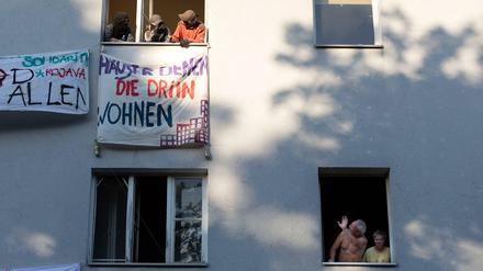 Aus Protest gegen steigende Mieten und Wohnungsnot wurden in Berlin am Pfingsten mehrere Häuser besetzt.