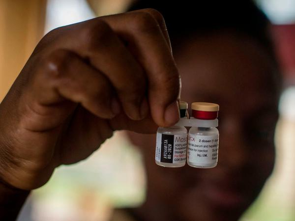 Neben Ghana beteiligten sich auch Malawi und Kenia an der Pilotstudie, in der 800.000 Kinder mit RTS,S (Mosquirix) geimpft wurden. 