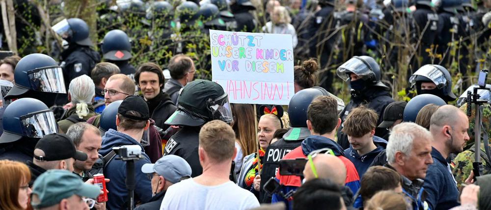 Rund 8000 Menschen demonstrierten am Mittwoch in Berlin gegen die Corona-Maßnahmen.