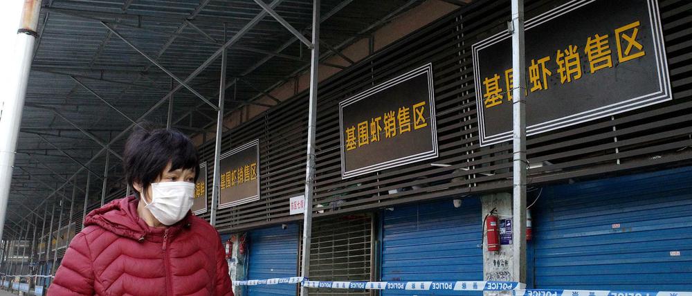 War der Fischmarkt in Wuhan, der im Januar von den Behörden geschlossen wurde, der Ort, an dem Sars-CoV-2 auf den Menschen übersprang? Das zu untersuchen schickt die WHO jetzt ein Forscherteam ins Land.