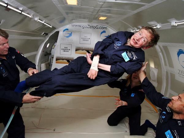 20 Sekunden Schwerelosigkeit: Stephen Hawking während eines Parabelfluges im Jahr 2007. Er träumte immer davon, ins All zu fliegen.