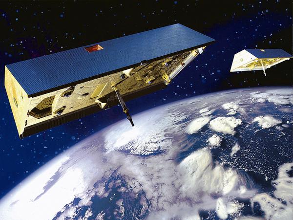 Die Satelliten-Zwillinge Grace (Gravity Recovery and Climate Experiment) vermessen das Erdschwerefeld. 