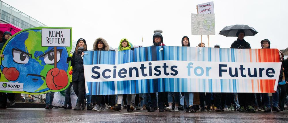 Klimaengagierte Wissenschaftler: "Scientists for Future" auf einer Demo im Jahr 2019 . +++ dpa-Bildfunk +++