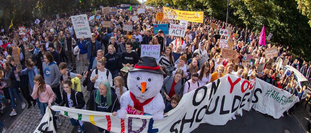 Studierende und Schüler bei einer Klimastreik-Demo im Herbst 2019 in Berlin.