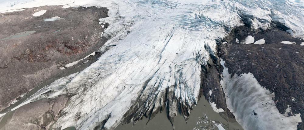Die zunehmende Geschwindigkeit der Eisschmelze in Grönland hat dafür gesorgt, dass sich der Meeresspiegel um fast 11 Milimeter erhöht hat seit 1992. 