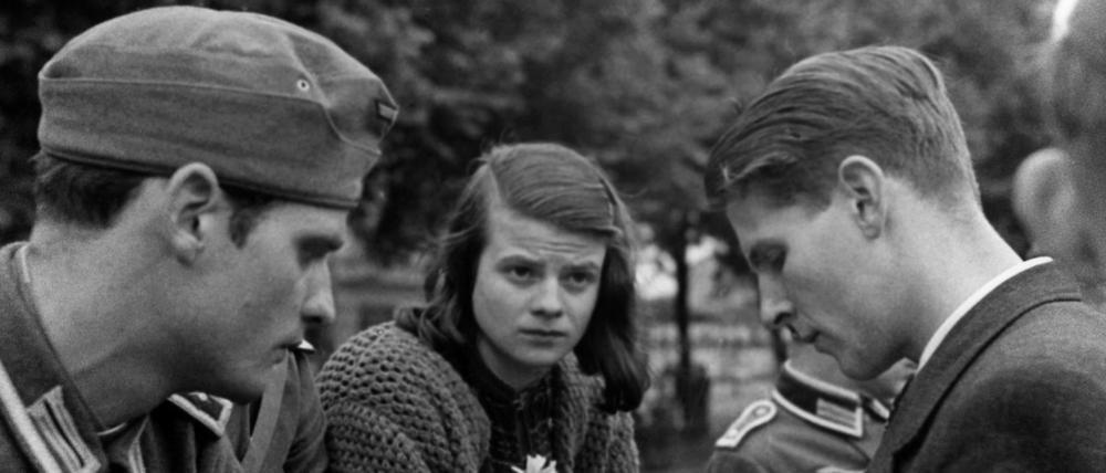 Sophie Scholl, ihr Bruder Hans (l.) und Christoph Probst am Tag ihrer Hinrichtung.