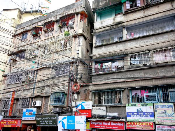 Hausfassaden in Kalkutta.