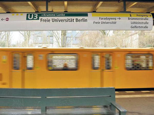 So könnte es aussehen, wenn der U-Bahnhof Thielplatz in Dahlem in "Freie Universität Berlin" umbenannt würde.