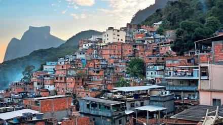 Häuser in der Favela Rocinha in Rio de Janeiro.