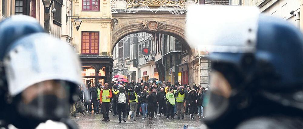 Am 12. Januar 2019 demonstrierte die „Gilet jaunes“-Bewegung auch in Flauberts Heimatstadt Rouen.