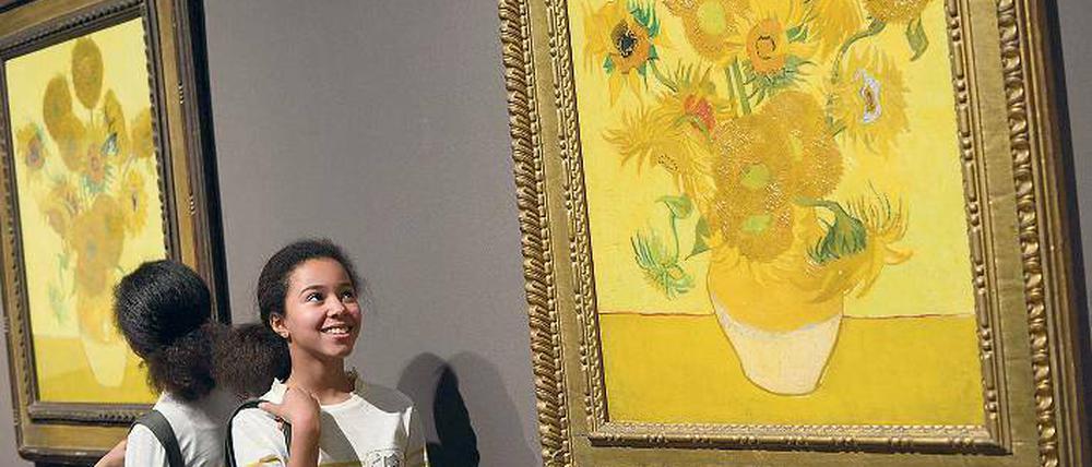 Keine Berührungsängste. Zwei von van Goghs „Sonnenblumen“, noch bis zum 27. April in der National Gallery. Eintritt frei.