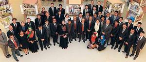 Afghanische Absolventen feiern in der TU Berlin.