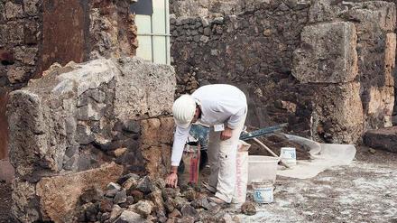 Stein auf Stein. Italien schob 2012 das „Große Pompeji-Projekt“ an. Daraufhin wurden einige neue Baustellen eingerichtet. Doch es erweist sich als schwierig, die Aufträge an der Mafia vorbei zu vergeben. 