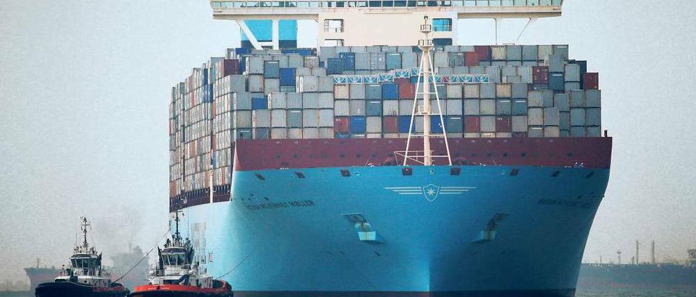 Die neuen Containerschiffe der „Maersk Line“ sind 400 Meter lang, 60 Meter breit und sie haben über 16 Meter Tiefgang.