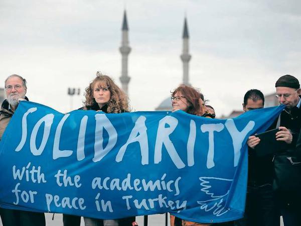 Protest gegen Prozesse um Academics for Peace in Istanbul.