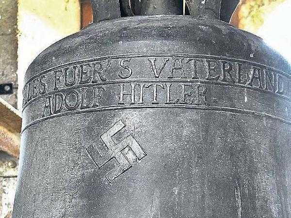 „Alles fuer’s Vaterland“. Die Kirche im pfälzischen Herxheim will sich von ihrer Glocke nicht trennen. 