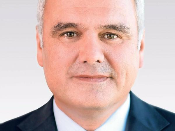Stefan Oelrich ist seit November 2018 Vorstandsmitglied der Bayer AG, Leiter der Abteilung Pharmazeutika mit Sitz in Berlin und außerdem für die Region Europa/Naher Osten verantwortlich.