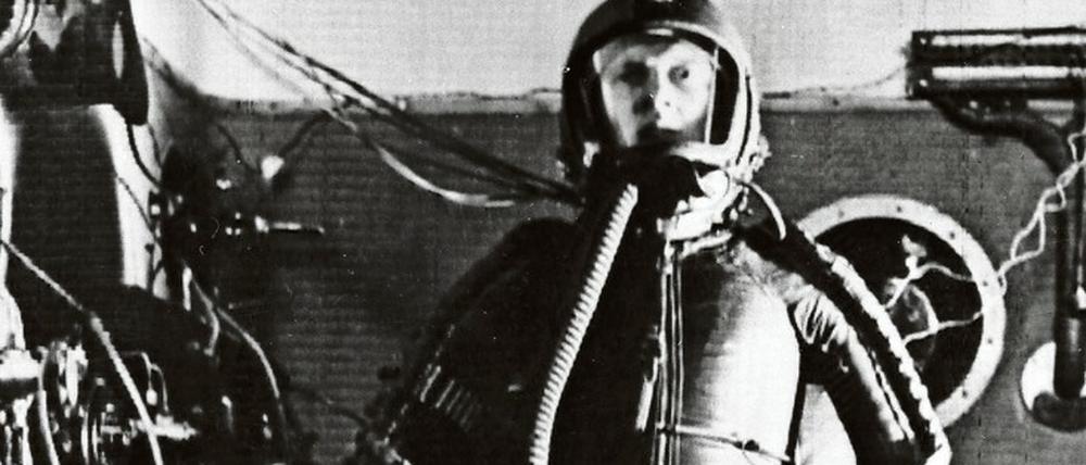 Namenlos. Welcher Kosmonauten-Aspirant auf diesem Bild von 1959 zu sehen ist, ist nicht dokumentiert. Die hervortretenden Augen sprechen jedenfalls für einen unangenehmen Unterdruck im getesteten Raumanzug. Das Training war lebensgefährlich.