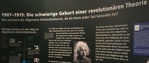 Eine Ausstellung in der Berliner Urania widmet sich der Relativitätstheorie und ihren Wurzeln.