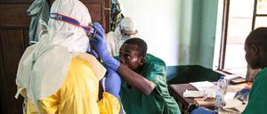Mit einem experimentellen Impfstoff will die WHO den Ausbruch von Ebola in der Demokratischen Republik Kongo stoppen.