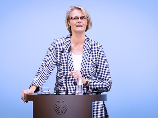 Das Darlehensprogramm von Bundesbildungsministerin Anja Karliczek (CDU) wird heftig kritisiert.