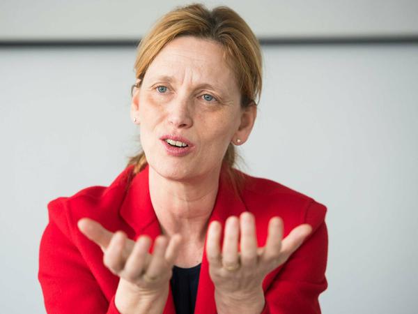 Karin Prien (CDU) ist Ministerin für Bildung, Wissenschaft und Kultur des Landes Schleswig-Holstein. 2022 übernimmt sie den Vorsitz der Kultusministerkonferenz  (KMK). 